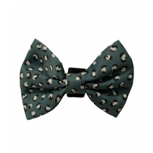 Load image into Gallery viewer, Forest Green - Bow Tie
